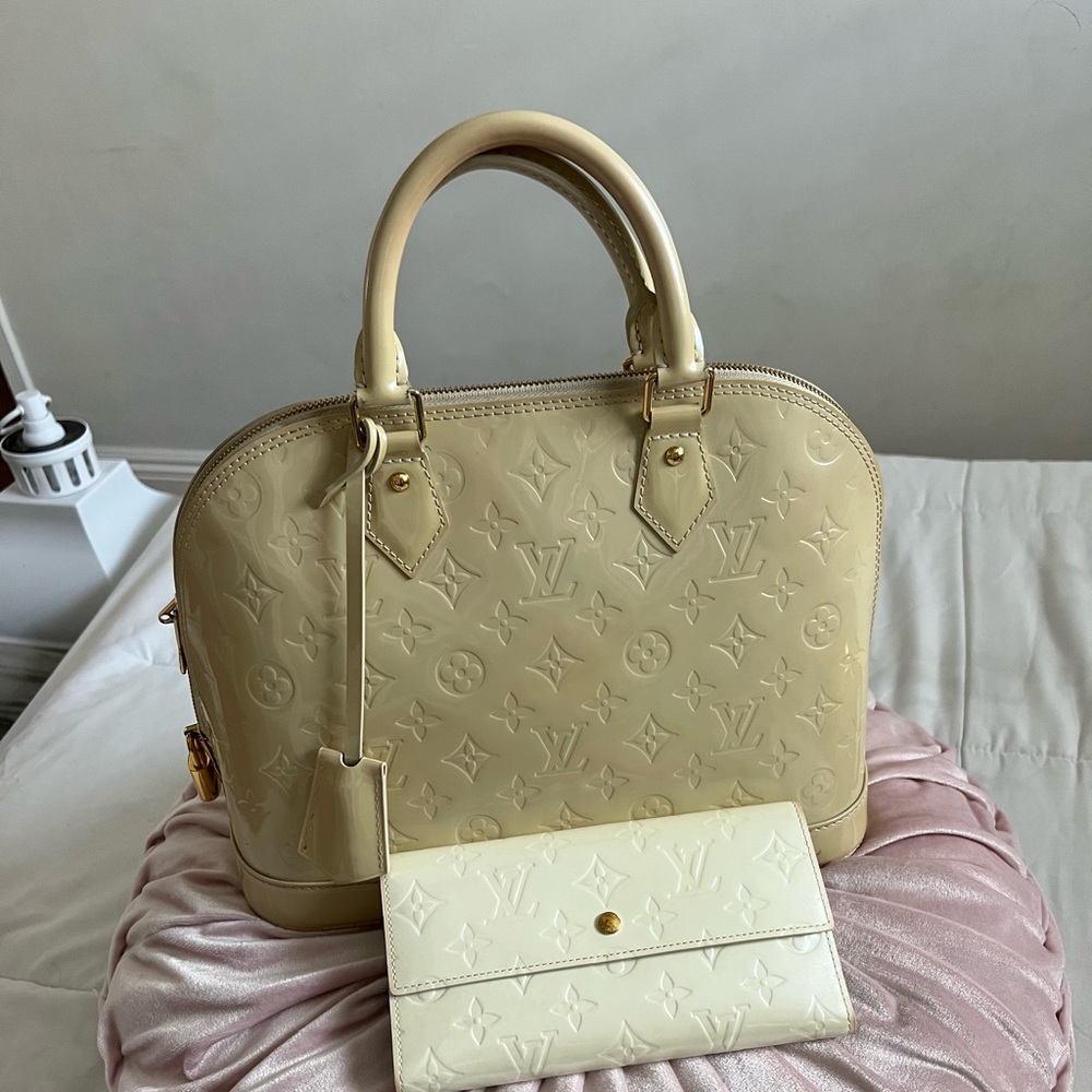 Aunthentic Louis Vuitton Alma Pm Vernis